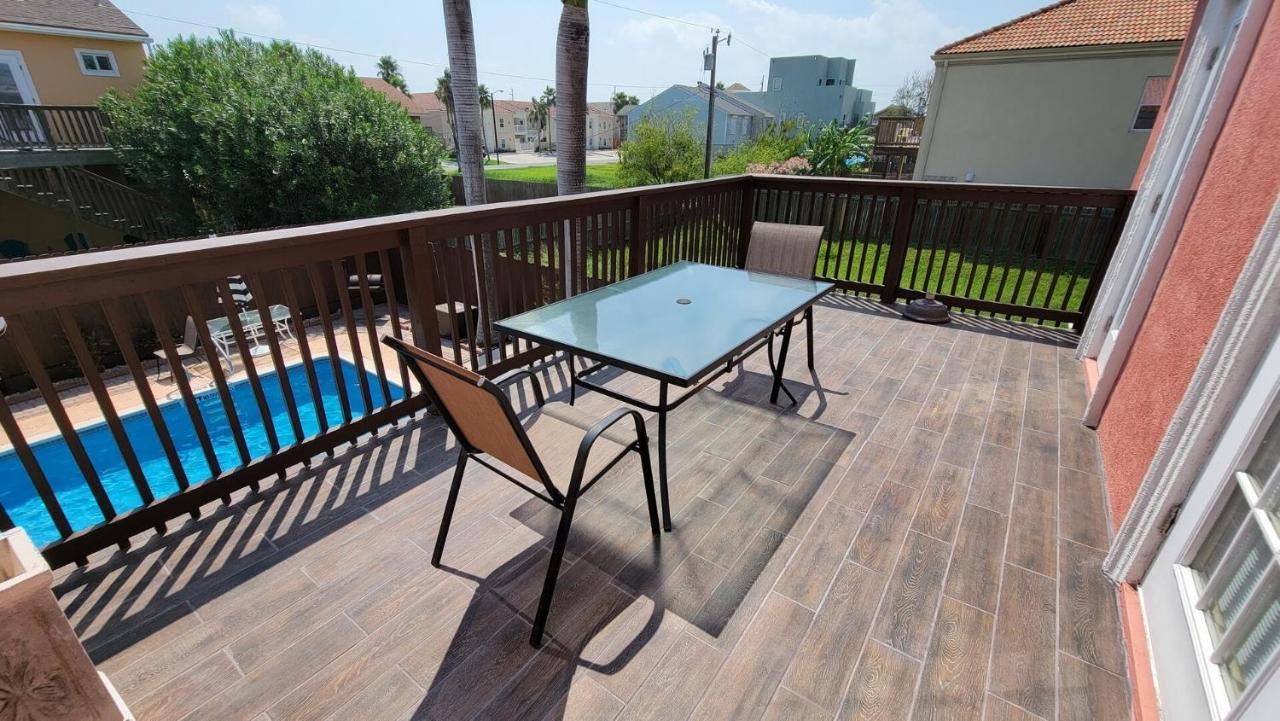 Cozy 2 Bedroom With Big Pool - Campeche Triplex Unit C Home South Padre Island Exterior foto